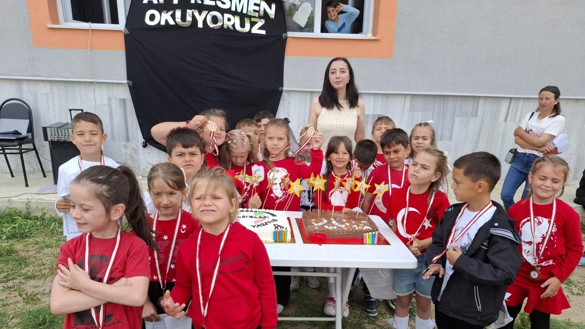 Okulumuz 1/A Sınıfı Öğrencilerinin Okuma Bayramı 
